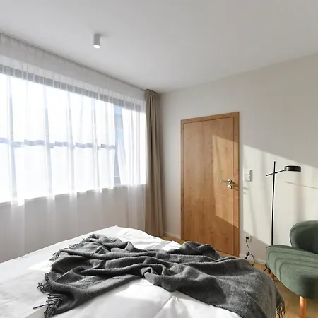 - Depandance Lägenhetshotell Moninec
